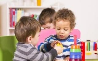 Особенности адаптации в детском саду Этапы адаптации маленького ребёнка к детскому саду
